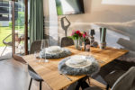Apartment Mia - Esstisch gedeckt