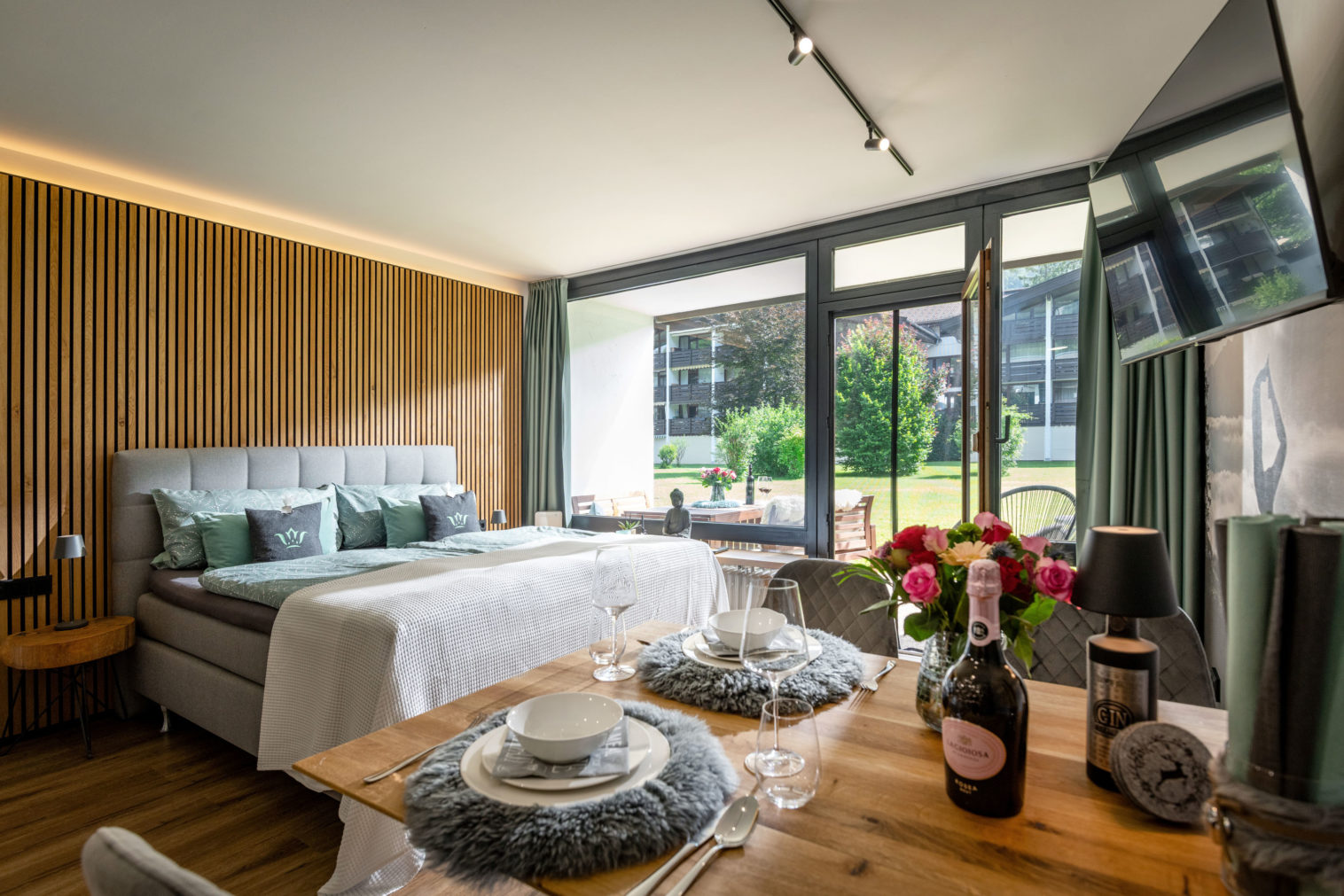 Apartment Mia - Zugang in den Schlosspark Grubhof