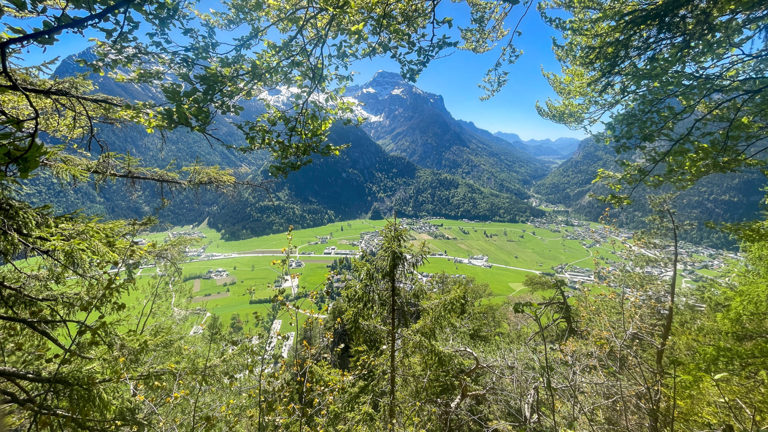 Iwonski Hüttchen - Blick ins Loferer Saalachtal